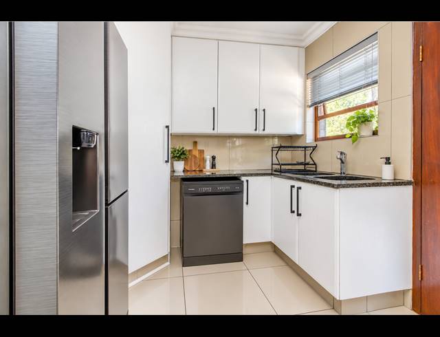 2 BEDROOM HOUSE TO LET IN LONEHILL